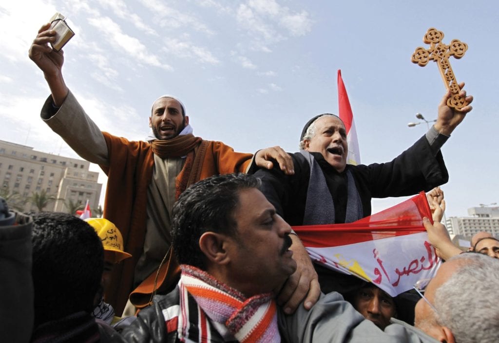 Muçulmanos e Cristãos lado a lado no Egito