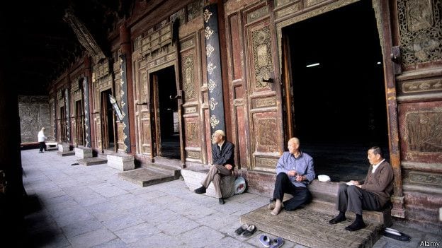Durante a Revolução Cultural Chinesa, o Islamismo foi proibido e cópias do Alcorão, queimadas